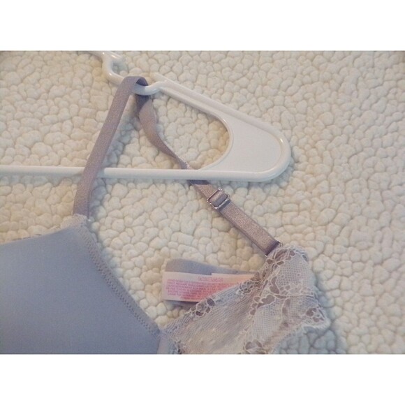 Victoria's Secret Plunge Padded Lacy & Sequins Bra 36B - Picture 2 of 8